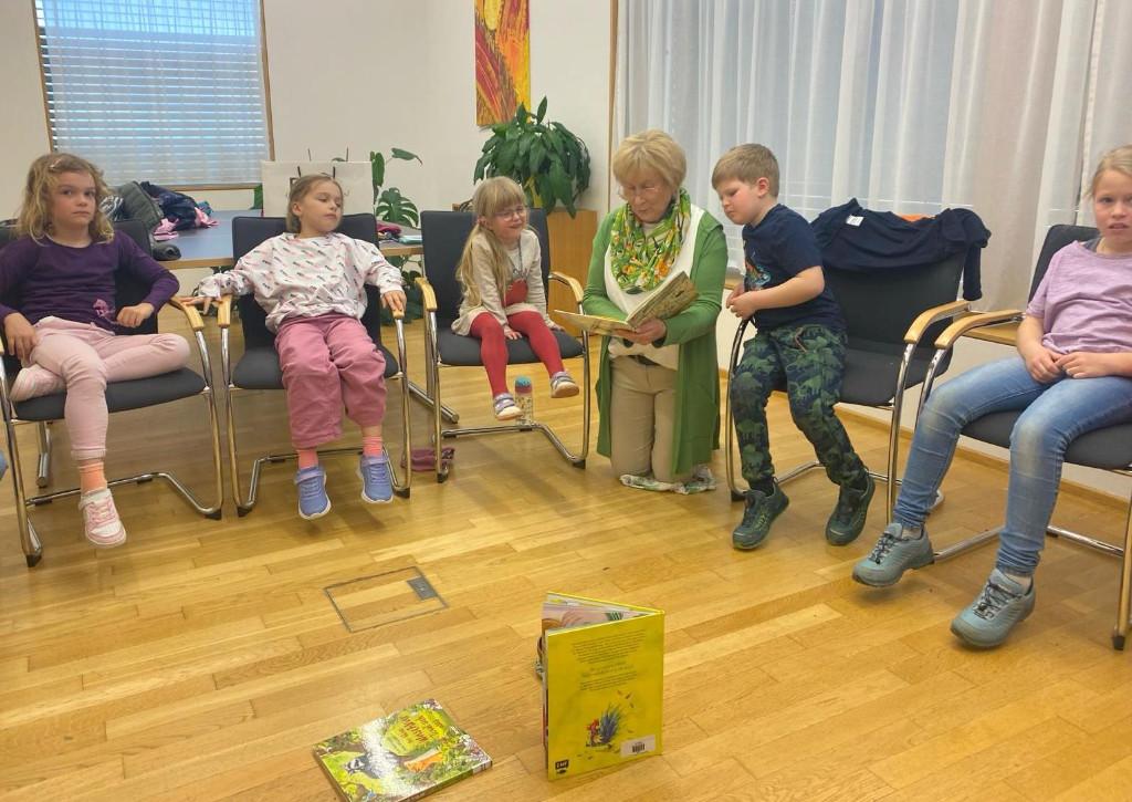 Vorlesen in der Bücherei Schardenberg 2024 1. HJ